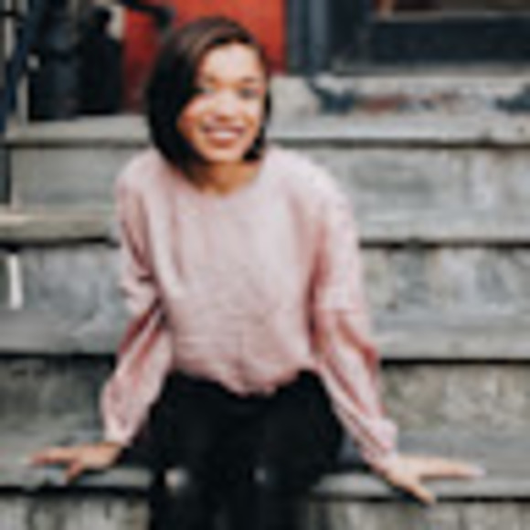 Meet your Posher, Olivia - Picture 1 of 1